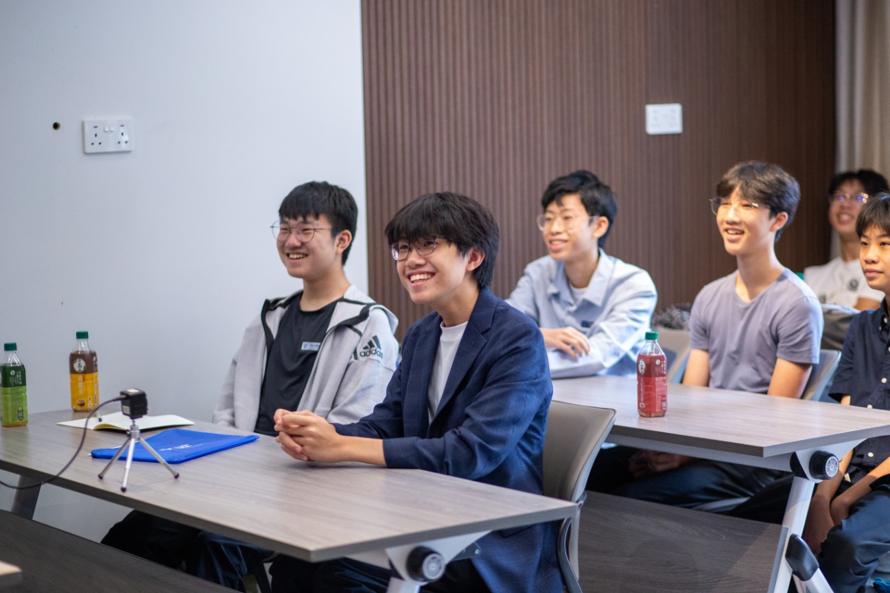 Seeing is Reading: VLM Intensive with Carry AI — 2