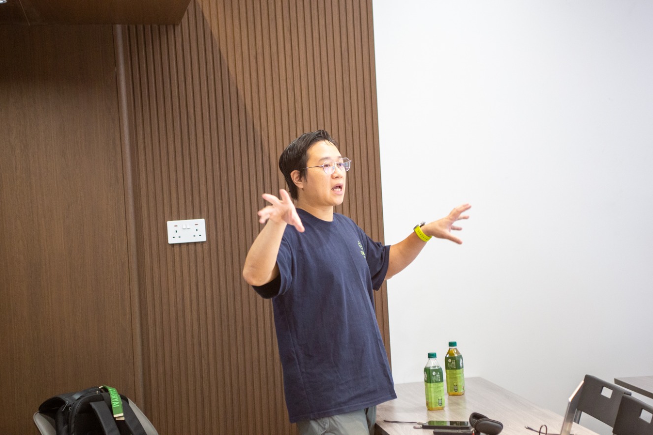 Seeing is Reading: VLM Intensive with Carry AI — 6